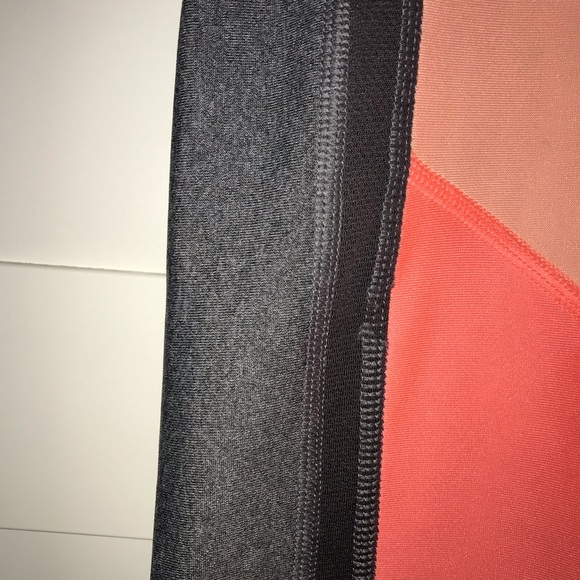 Under Armour Leggings (7/8 Length) - Picture 5 of 9